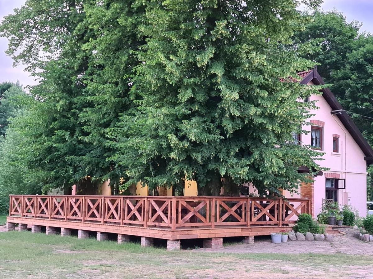 Swojski Gosciniec Prazmowo ภายนอก รูปภาพ