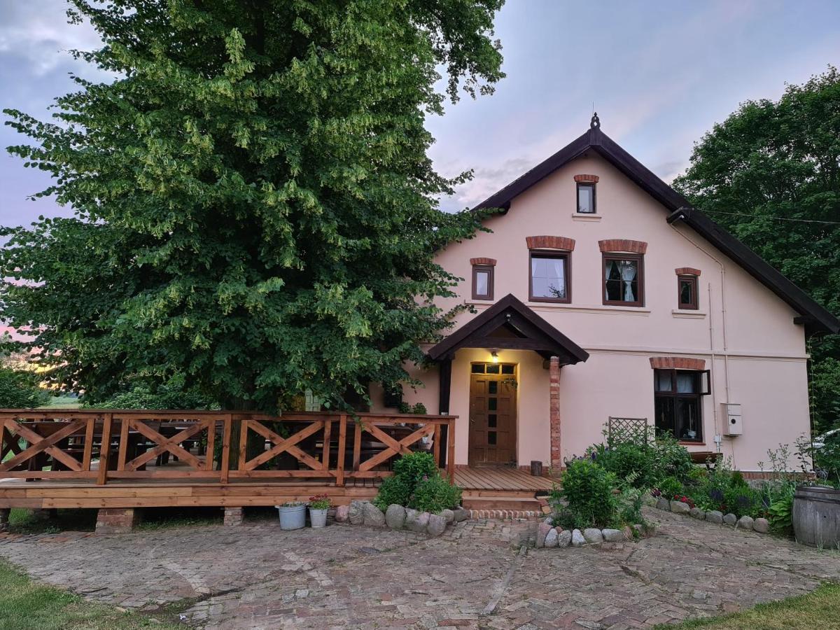 Swojski Gosciniec Prazmowo ภายนอก รูปภาพ