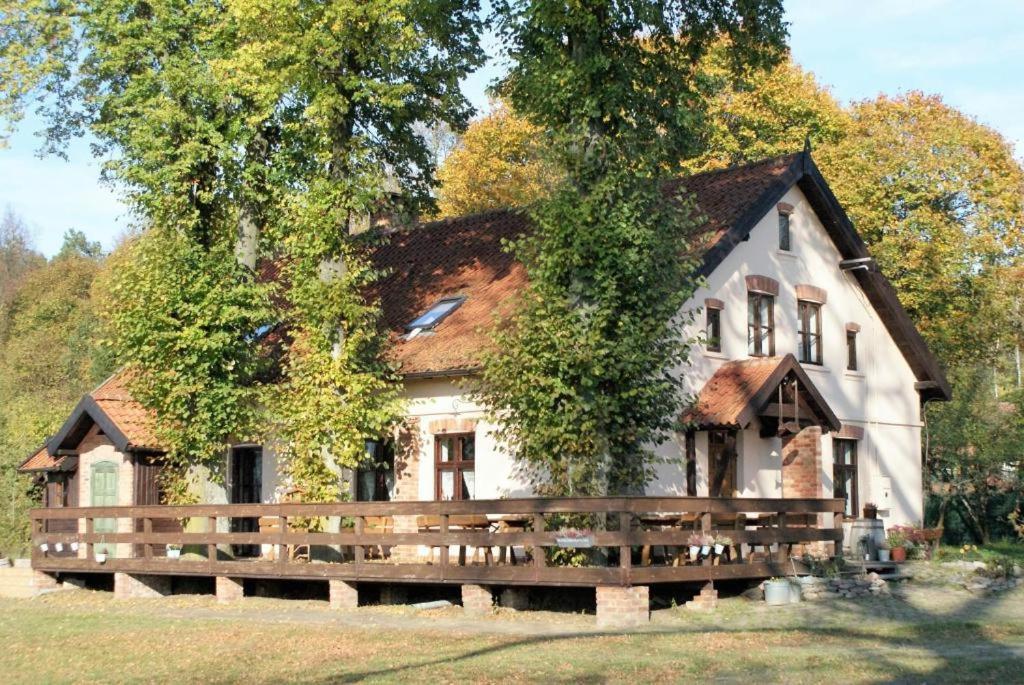 Swojski Gosciniec Prazmowo ภายนอก รูปภาพ