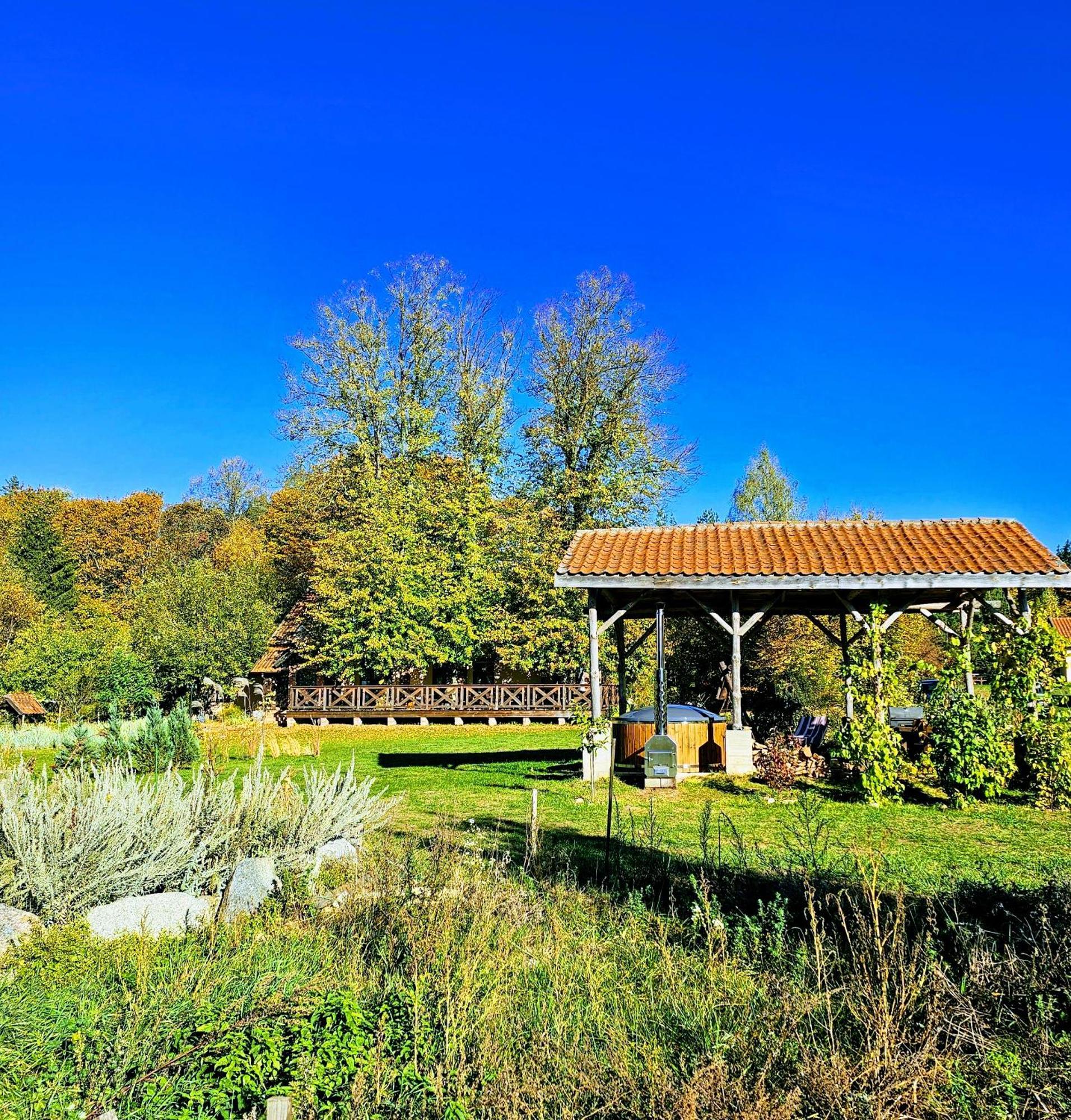 Swojski Gosciniec Prazmowo ภายนอก รูปภาพ